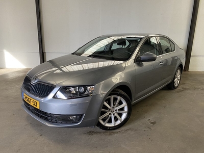 Škoda Octavia 1.2 TSI Businessline XENON LED PARK ASSIST NAVI CRUISE ECC