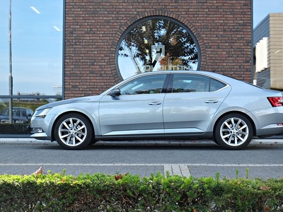 Škoda Superb 1.8 TSI Style Business Carplay, Achteruitrijcamera, Trekhaak