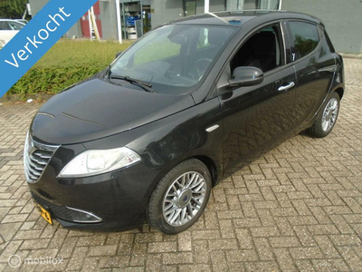 Lancia Y(psilon) 0.9 TwinAir Silver