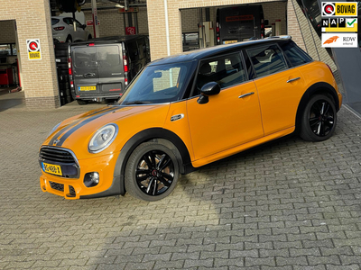 Mini Mini 1.5 136pk Cooper Serious Business jcw pakket navi