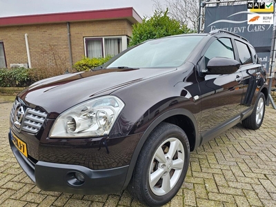 Nissan Qashqai 2.0 Connect Edition.navigatie.panoramadak.cruis.control.trekhaak