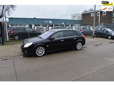 Opel Signum 2.2-16V Executive