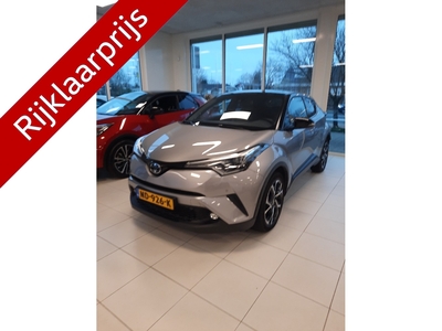 TOYOTA C-HR 1.2 Bi-Tone Plus met trekhaak ( in nieuwstaat!!)