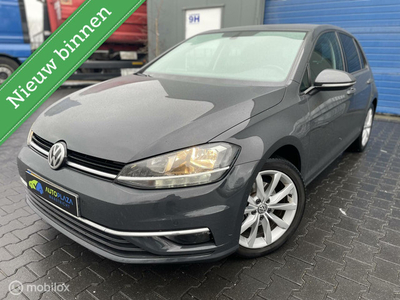 Volkswagen Golf / 1.6 TDI / Highline / NAP / Mooi Donkergrijs /