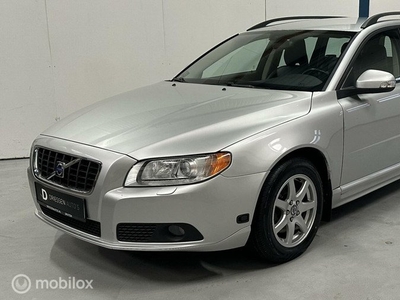 Volvo V70 2.0F Momentum AUTOMAAT / YOUNGTIMER