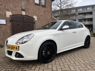 Alfa Romeo Giulietta 1.4 T Distinctive Navi/Clima/Halfleer/Stoelverw