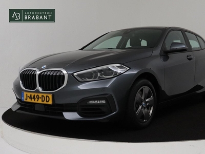 BMW 1-serie 118i Executive Edition (NAVIGATIE, CARPLAY, LED, PARKEERSENSOREN, 1e EIGENAAR, DEALER ONDERHOUDEN)