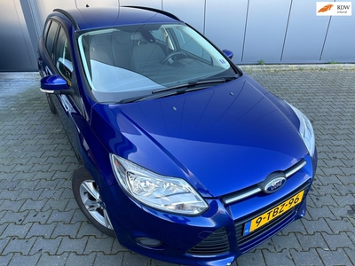 FORD FOCUS Wagon 1.0 EcoBoost Edition / Navi / PDC / Cruise / NAP