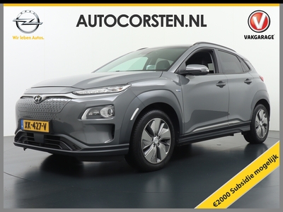 HYUNDAI KONA 64 kWh 204pk + 2.000,- Subsidie!! AutoPilot Leer Navi Apple / android carplay Adaptive-Cruise Head-Up-Display Uitparkeerwaarschuwing ACCCamera WarmtePomp Standkachel Elektr.Stoelen+(Stuur-)Verwarmd)+Ventilatie+Airco-Gekoeld Adaptive Cruise/Stop&Go Zelf...