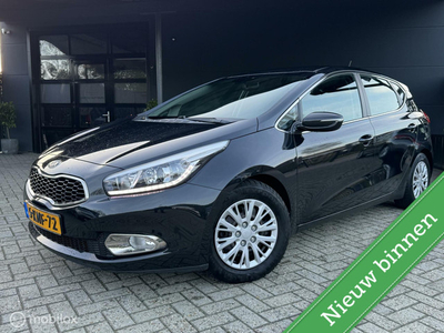 Kia cee'd 1.6 GDI Business Pack AUTOMAAT / LED / NAVI / HAAK