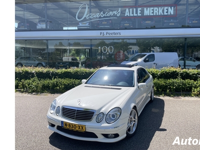 MERCEDES E-KLASSE 55 AMG V8 Kompressor Automaat // weinig km // Young timer // zeer mooi // ideaal voor de bijtelling Leder bekleding - Parks. V+A - ML - LMV - stoelverw. L+R - radio/tel/navi - Clim.C.