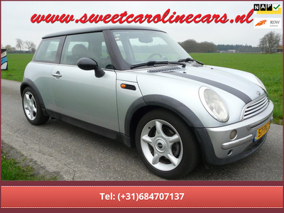 Mini Mini 1.6 Cooper Pepper 2001, nieuwe koppeling set, en Multi riem, apk Januari 2025, sportieve auto met vele opties,!!