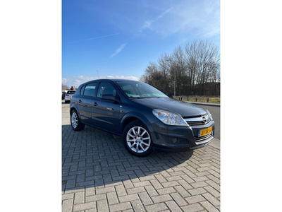 Opel Astra 1.6 Temptation