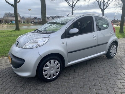 Peugeot 107 1.0-12V XS