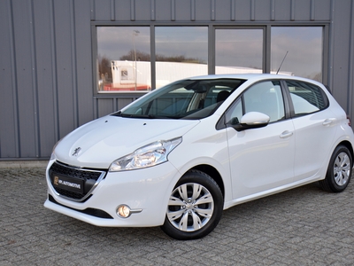 PEUGEOT 208 1.2 VTi 82pk Envy 5D * Navi * ECC * Cruise * PDC * El. spiegels * Bluetooth * Multifunctioneel stuur * Zeer nette auto * Gehele onderhoudshistorie aanwezig * Distributie nieuw bij 82dkm * Nieuwe APK en mattenset