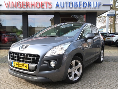 PEUGEOT 3008 1.6 Benzine 120 pk * Premium Uitvoering * * Panoramadak * Navigatie * Trekhaak * Hoge Zit * Vier Seizoenenbanden * Climate & Cruise Control * L.M. Velgen *