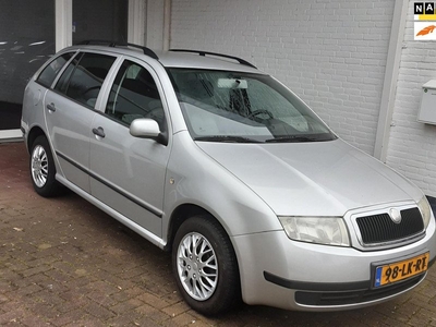 Skoda Fabia Combi 1.4 16V Comfort Combi * AIRCO/ NWE APK /CRUISE CONTROL /TREKHAAK*