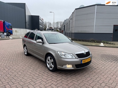 Skoda Octavia Combi 1.8 TSI Elegance 1e Eigenaar Automaat NAVI AIRCO