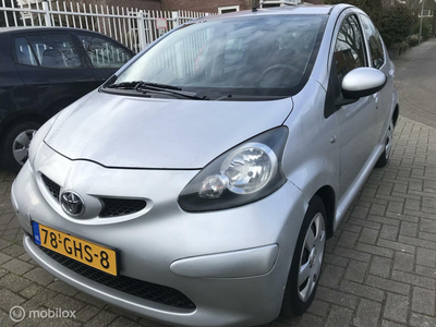 Toyota Aygo 1.0-12V +