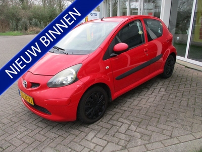 Toyota Aygo 1.0-12V + 5 deurs! Airco.