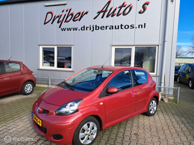 Toyota Aygo 1.0-12V Aspiration Red Navigator