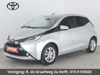 TOYOTA AYGO 1.0 VVT-i X-Joy Automaat | Navigatie | Climate control | Half leder