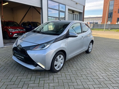 Toyota Aygo 1.0 VVT-i x-play Toyota dealer onderhoud