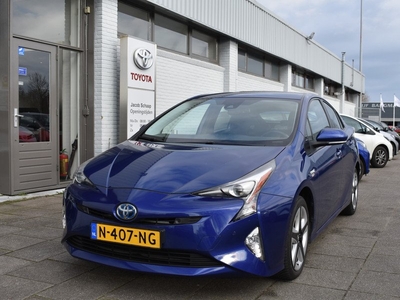 Toyota Prius 1.8 Dynamic JBL Parkeercamera Parkeersensoren voor en achter 50.000 km