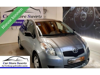 Toyota Yaris 1.0 VVTi +