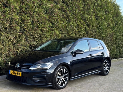 VOLKSWAGEN GOLF 1.5 TSI R-Line Camera Pano Trekhaak