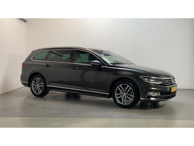 Volkswagen Passat Variant 1.5 TSI 150pk DSG Highline Business R R-Line Leder Camera Stoelverwarming