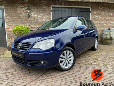 Volkswagen Polo 1.6-16V - 5 Deurs - LEDER Bekleding -