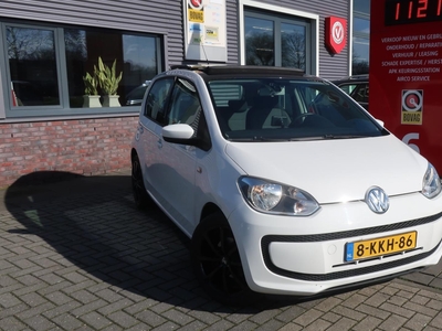 VOLKSWAGEN UP! 1.0 move up! BlueMotion, PANORAMADAK, Lm velgen.