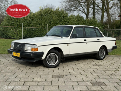 Volvo 240 2.3 DL LPG Goed onderhouden! Nette staat! Harde auto!