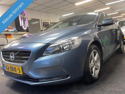 Volvo V40 1.6 T4 Momentum AUTOMAAT NAVI Airco ELC Ramen