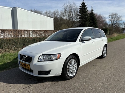 Volvo V50 2.4 D5 Edition I / AUTOMAAT / NAVI / CRUISE / XENON