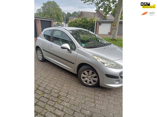 Peugeot 207 1.4-16V XR