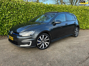 Volkswagen Golf 1.4 TSI GTE | Panoramadak | A-camera