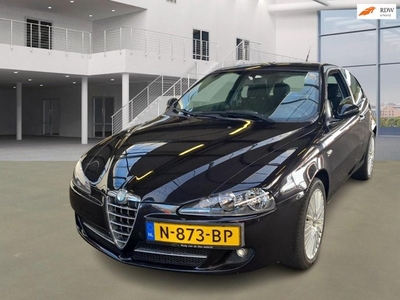 Alfa Romeo 147 1.6 T.Spark Impression AIRCO 2 X SLEUTELS