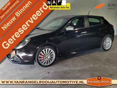 Alfa Romeo Giulietta 1.4 T Distinctive, clima, cruise, leer, stoelverw., xenon, 18 inch