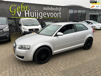 Audi A3 1.6 FSI Attraction Pro Line