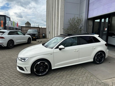 Audi A3 Sportback 1.4 TFSI 3x S-Line Automaat! BOMVOL!