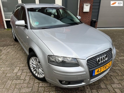 Audi A3 Sportback 1.6 Attraction / Clima / 5DRS / LM / NAP