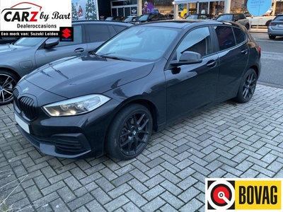 BMW 1-serie 118i EXECUTIVE AUTOMAAT Navi Parkeersensoren