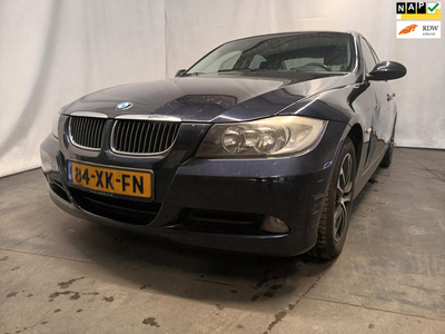 BMW 3-serie 318i Business Line - Olie Lekkage - Differentieel Defect - Schade