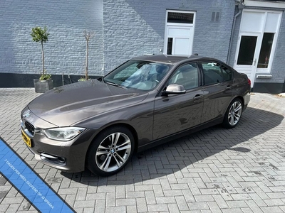 BMW 3-serie 328i SPORT NAVI XENON STOELVERWARMING