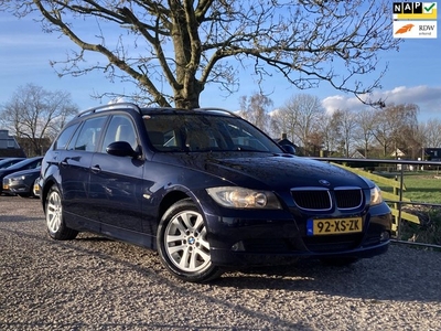 BMW 3-serie Touring 318i High Executive Cruise + Clima +