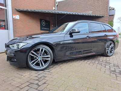 BMW 3-serie Touring 318i M Sport AUT / Navigatie / Led Verlichting / Lederen Bekleding / 19 Inch Velgen