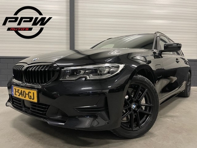 BMW 3 Serie Touring 330e BLACK EDITION LEER SPORT/LIVE