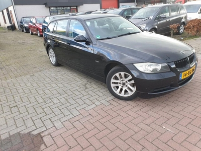 BMW 3ER REIHE-Touring-318i Navigatie-Cruise&climate